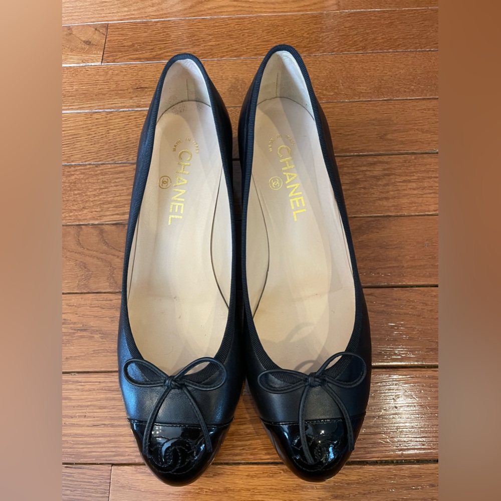 Chanel black pumps